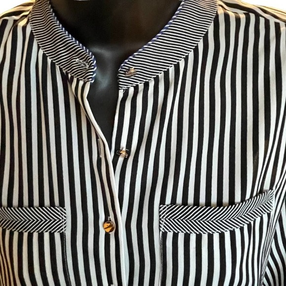 Banana Republic Striped Professiobal Button Down Blouse Sz XS - Picture 4 of 8